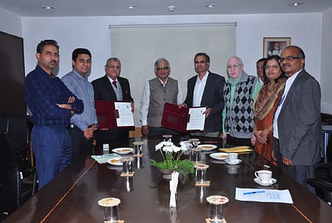 आईआईटी-बॉम्बे और सीएसआईआर-इम्टेक के पदाधिकारी एवं वैज्ञानिक। फोटो: साइंस वायर