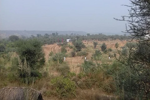 अरावली में सीआईएसएफ को दी गई जमीन। फोटो: मलिक असगर हाशमी