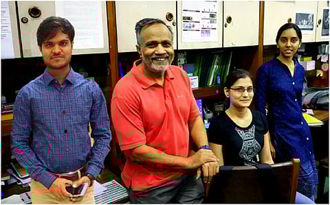 आनंद शर्मा, योगेंद्र शर्मा, राधिका खंडेलवाल और अमृता चिदानंद (बाएं से दाएं)। फोटो: साइंस वायर