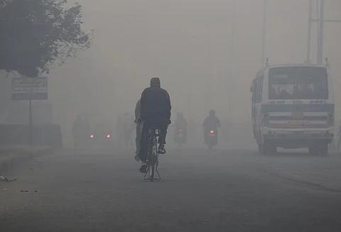 Heavy smog over Delhi Photo: Vikas Choudhary