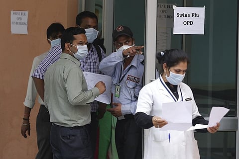 एनएसएसओ रिपोर्ट में कहा गया है कि आर्थिक रूप से संपन्न लोग ही अस्पताल में भर्ती हो पाते हैं। फोटो: विकास चौधरी