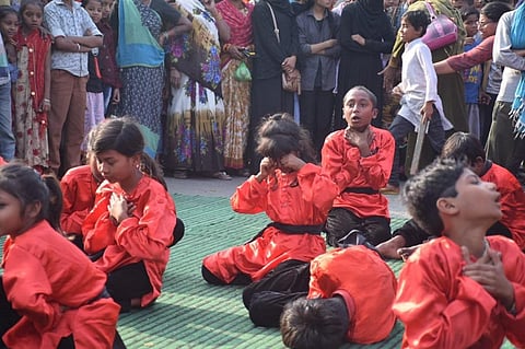 भोपाल गैस हादसे की 35वीं बरसी के मौके पर बच्चों द्वारा प्रस्तुत किए नृत्य नाटिका का एक दृश्य। फोटो: मनीष चंद्र मिश्र
