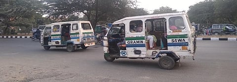 Poor condition of Gramin Seva vehicle. Photo: Shantanu Gupta / CSE