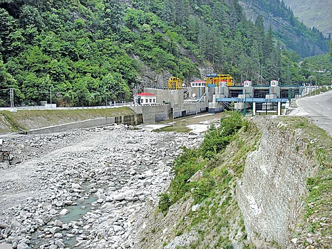 जयप्रकाश पावर वेंचर्स लिमिटेड उत्तराखंड के चमोली जिले में विष्णुप्रयाग बांध का संचालन करती है। कंपनी का कहना है कि िनयमों का पालन करने पर उसे भारी नुकसान होगा (फोटो सौजन्य: गंगा मातु जनसंगठन)