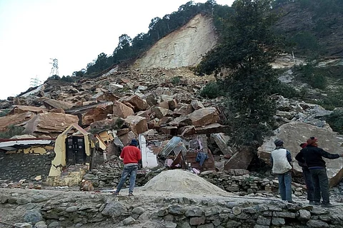 उत्तराखंड के नन्दप्रयाग के बाद बदरीनाथ हाईवे पर भूस्खलन: फोटो: दीक्षा