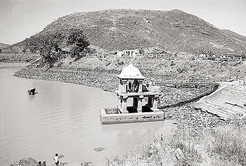 शिमोगा जिले का सुलेकेरे का निर्माण हरिद्रा नदी पर बांध डालकर किया गया था। यह जगह चन्नागिरी से 9 किलोमीटर की दूरी पर स्थित है (सुशीला नैयर / सीएसई)