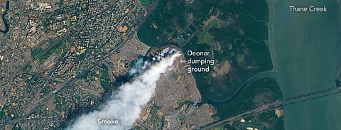Smoke billowing out of the Deonar dumping ground in Mumbai after a massive fire in 2016. Photo: Wikimedia Commons