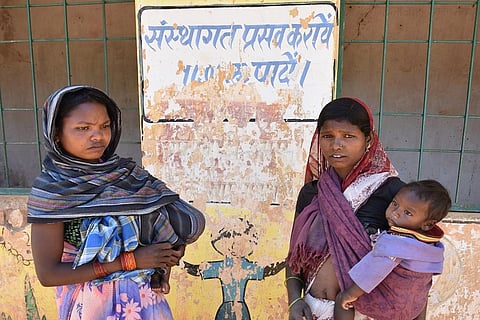 रजिस्ट्रार जनरल ऑफ इंडिया द्वारा मई 2020 में सैंपल रजिस्ट्रेशन सर्वे के जारी आंकड़ों में मध्यप्रदेश लगातार 15वीं बार शिशु मृत्यु दर (आईएमआर) में सबसे ऊपर रहा। फोटो: मनीष चंद्र मिश्र