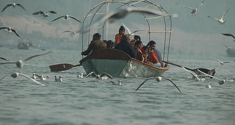 Tourists at the Sangam in Prayagraj. Photo: Agnimirh Basu / CSE