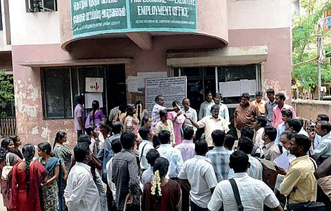 कोरोनावायरस ने बढ़ाई बेरोजगारी, जानें अपने राज्य का हाल