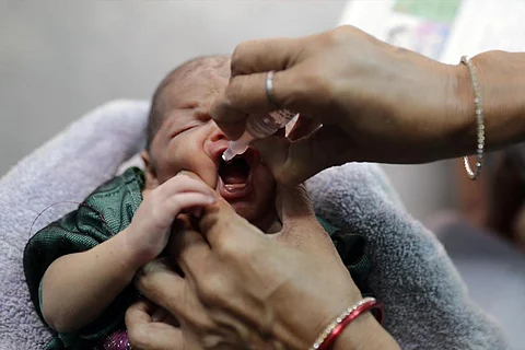 कोरोनावायरस: खतरे में है महिलाओं-बच्चों का जीवन, स्वास्थ्य सेवाओं में 20 फीसदी की कमी: यूएन