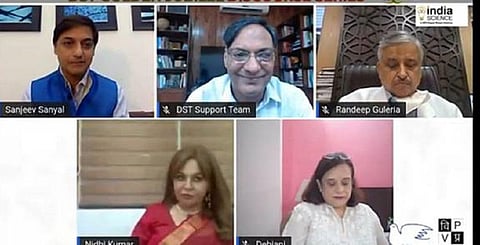 भारत सरकार के विज्ञान एवं प्रौद्योगिकी विभाग के 50 वर्ष पूरे होने के उपलक्ष्य में आयोजित चर्चा परिचर्चा में भाग लेते विशेषज्ञ