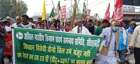 Farmers march in protest in Sitamarhi, Bihar against the three agriculture-related laws passed in September. Photo: AIKSCC