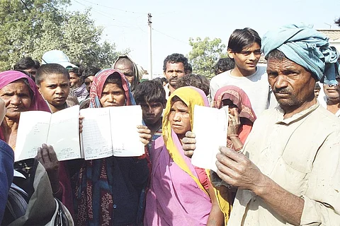 मानव विकास सूचकांक में एक पायदान लुढ़का भारत, 189 देशों की रैंकिंग में 131 वें स्थान पर पहुंचा
