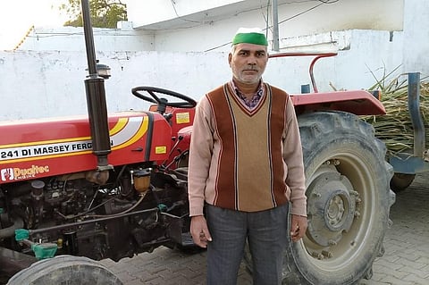 उत्तर प्रदेश के संभल जिले के किसान संजीव गांधी को पांच लाख रुपए का नोटिस भेजा गया है। फोटो: रणविजय सिंह