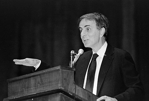 Carl Sagan speaking at Cornell University in 1987. Photo: Wikimedia Commons