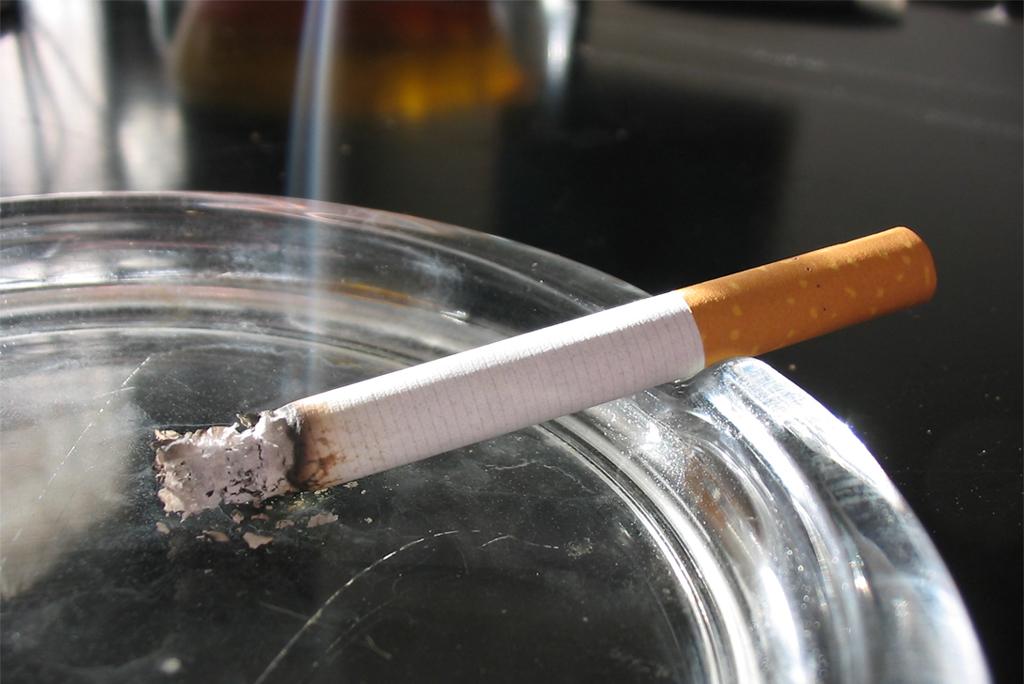 धूम्रपान से हर साल वायुमंडल में मिलते हैं13.5 करोड़ किलोग्राम प्रदूषित कण