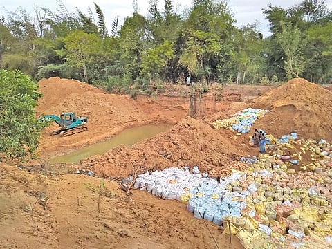 तमिलनाडु के तिरुवरूर जिले में कोडावसल ब्लॉक के वेदावर पंचायत में कुडामूर्ति नदी पर बनाया जा रहा एक अधस्तल बांध