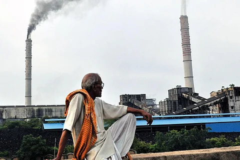 मानकों पर खरे नहीं भारत के 71% कोयला बिजली संयंत्र, 10 गुना अधिक कर रहे उत्सर्जन