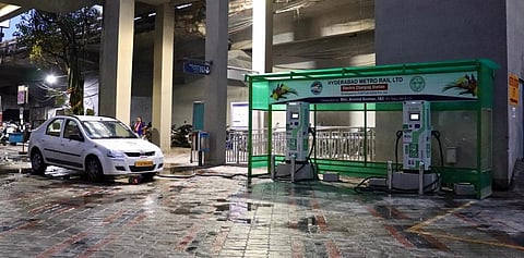 Meghalaya is a new entrant to the electric vehicle club that includes over a dozen states in India. This is an electric vehicle charging station in Begumpet, Hyderabad. Photo: iMahesh via Wikimedia