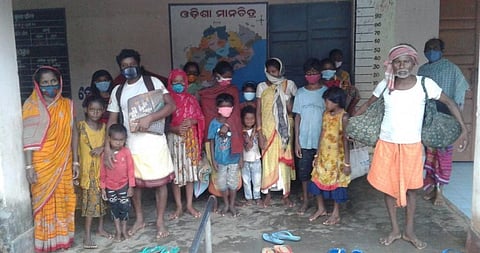 A primary school-turned-shelter home for rural people in Khunta block under Mayurbhanj district of Odisha. Photo: Srinibas Das