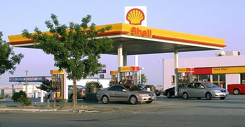 A Shell Oil (Royal Dutch Shell) gas station in California, United States. Photo: Coolcaesar via Wikipedia