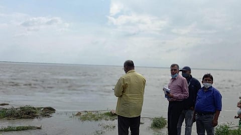 Rising floodwaters have washed away roads, small bridges and are threatening embankments in Bihar. Photo: @WRD_Bihar / Twitter