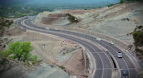The Jammu-Srinagar National Highway, the northernmost part of NH-44. Photo: Wikipedia