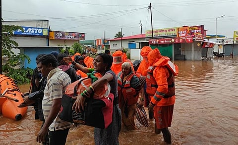 Photo from @CMOMaharashtra / Twitter