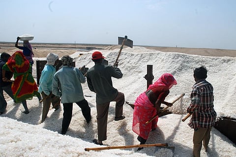 भारत में कार्य सम्बन्धी बीमारियों और हादसों में हर वर्ष जा रही है 4.17 लाख लोगों की जान
