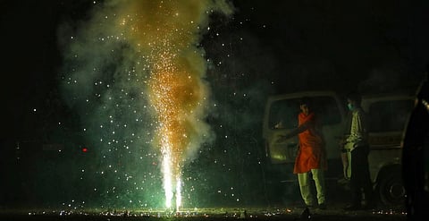 Delhi residents burst crackers on Diwali night, 2021. Photo: Vikas Choudhary/CSE