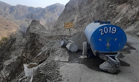 सुप्रीम कोर्ट ने चार धाम परियोजना को 10 मीटर तक चौड़ा करने की अनुमति दे दी है। फोटो: राजेश डोबरियाल