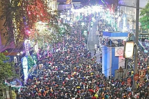 Crowds at Kolkata's famous Park Street on Christmas.