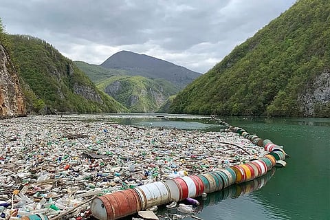 महासागरों में प्रवेश करने से पहले बरसों तक नदियों में रहता है माइक्रोप्लास्टिक