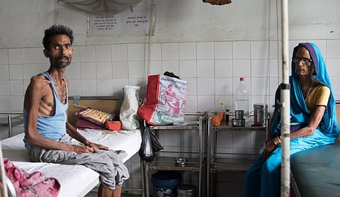 A patient co infected with HIV and Kala-Azar at MSF ward, Vashali, Bihar. Photo: Srikant Chaudhary / CSE