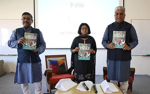 केंद्रीय पर्यावरण, वन एवं जलवायु परिवर्तन मंत्री भूपेंद्र यादव ने डाउन टू अर्थ की सालाना रिपोर्ट स्टेट ऑफ इंडियाज एनवायरमेंट 2022 जारी की। फोटो: विकास चौधरी