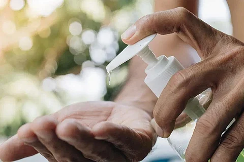 हैंड सैनिटाइजर से पर्यावरण और स्वास्थ्य को हो रहा है नुकसान: अध्ययन