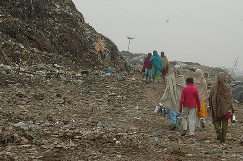 The Ghazipur landfill in Delhi. Photo: Agnimirh Basu / CSE