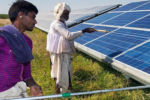 ऊर्जा उत्पादन में रिकॉर्ड स्तर पर पहुंची सोलर और विंड की हिस्सेदारी