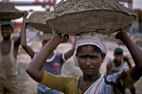 क्या 2022 में घटेगी गरीबी और असमानता की खाई, या वर्षों की मेहनत हो जाएगी जाया