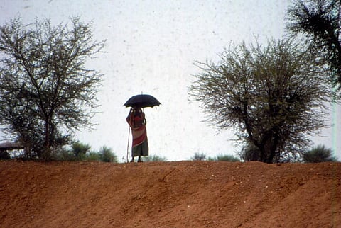 वर्षा के बूंद-बूंद को सहेजने में मदद कर सकता है देवास रेनवाटर हार्वेस्टिंग सिस्टम