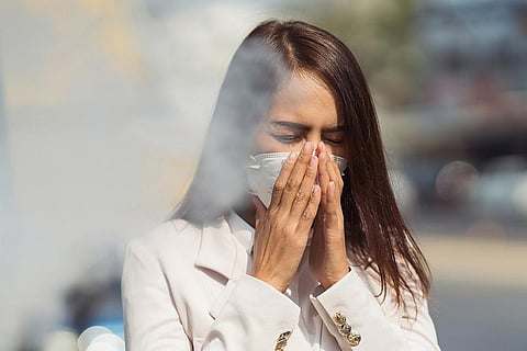 युवाओं में कोरोना के अधिक खतरे के पीछे वायु प्रदूषण: अध्ययन