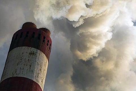 जलवायु लक्ष्य के लिए चुनौती बने थर्मल पावर प्लांट, हर साल कर रहे 942.5 करोड़ टन सीओ2 उत्सर्जन