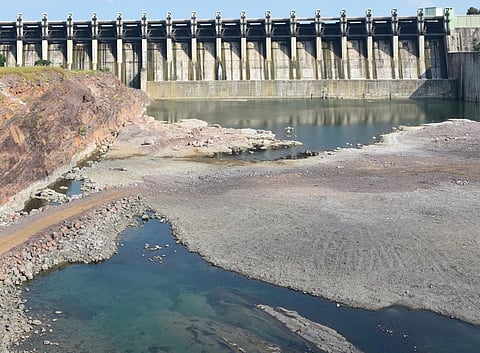 फोटो : इंदिरा सागर बांध का दृश्य और उसके आगे रुका हुआ नर्मदा का प्रवाह, द्वारा : राकेश कुमार मालवीय