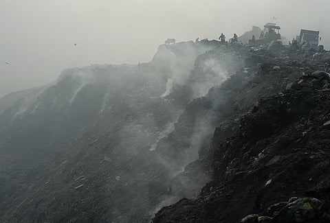 No lessons have been learnt even as people have died from fires in landfill sites such as Bhalswa in Delhi. Photo: Vikas Choudhary / CSE