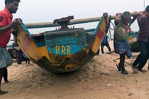 आंध्र प्रदेश के तटीय क्षेत्रों में मत्स्य पालन और अवैध खनन पर एनजीटी सख्त, कार्रवाई के आदेश