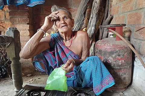 In Uttar Pradesh, Ramdulari of Pailani Dera village in Banda district has so far been able to fill the cylinder only four times. Photo: Gaurav Gulmohar