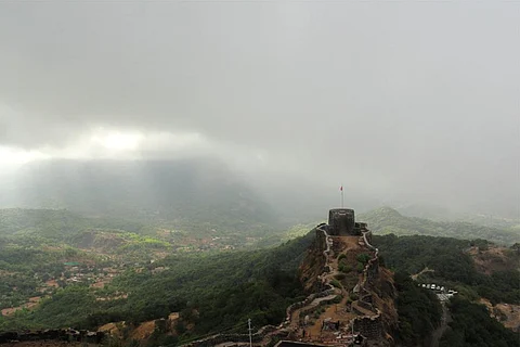 मॉनसून अपडेट: आज महाराष्ट्र, कोंकण-गोवा व तेलंगाना में भारी बारिश के आसार, जानें बाकी हिस्सों का हाल