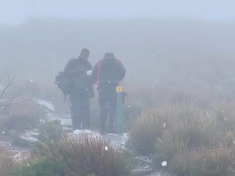 A screengrab showing snowfall on Bluff Knoll, the highest peak in southern Western Australia on the morning of August 9, 2022