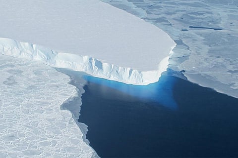 थ्वाइट्स ग्लेशियर के पीछे हटने से 10 फीट तक बढ़ सकता है समुद्र का स्तर